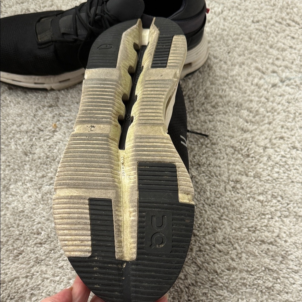 On Running Men's Black and White Sneakers - Picture 2 of 4
